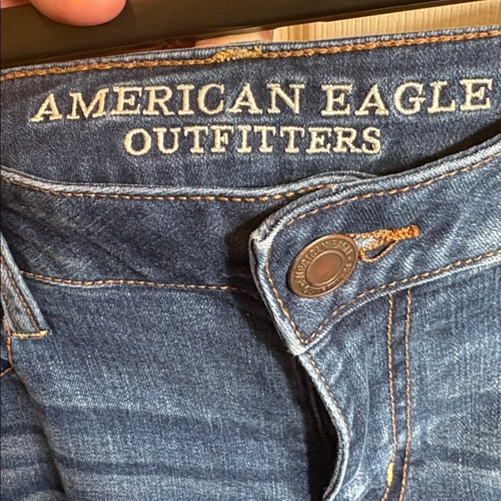 American Eagle | Basic Distressed “Jegging” Jeans Size 10 Short